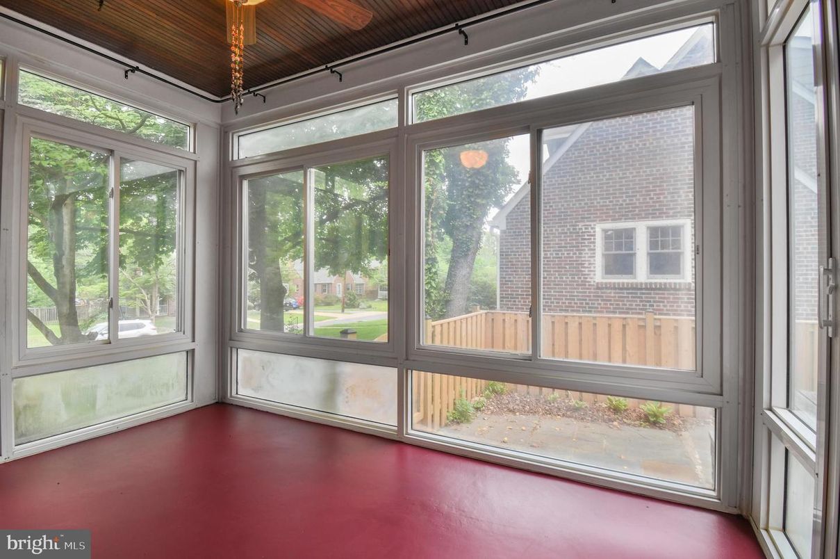 Empty room, Interior, Sun Room