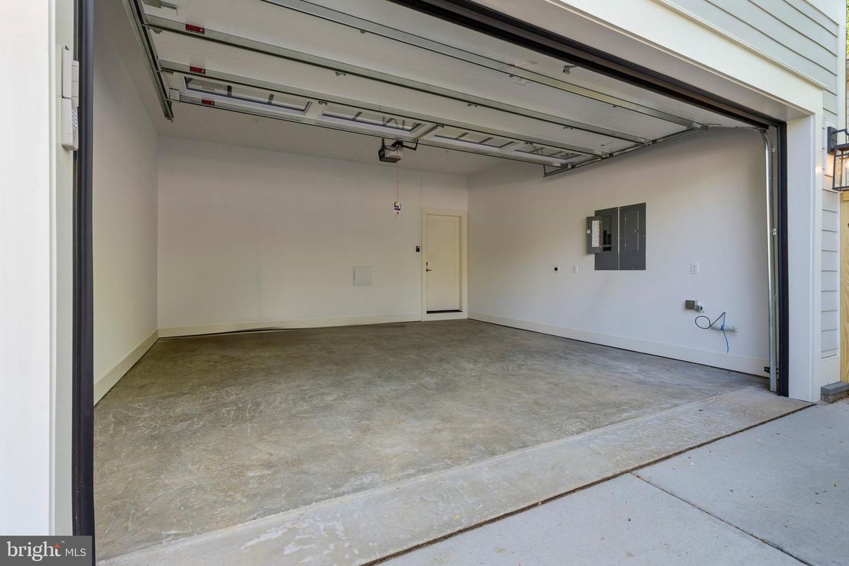 Garage, Interior