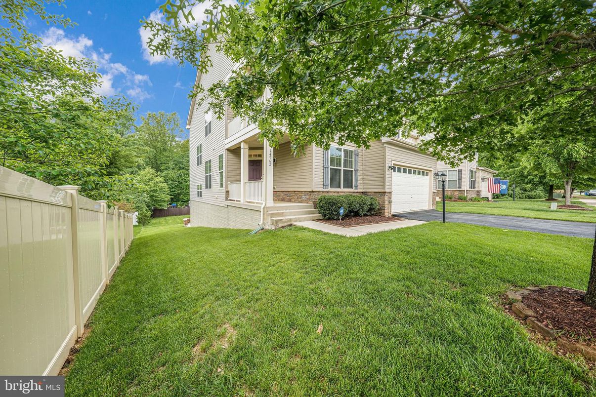 Backyard, Detached Garage, Exterior