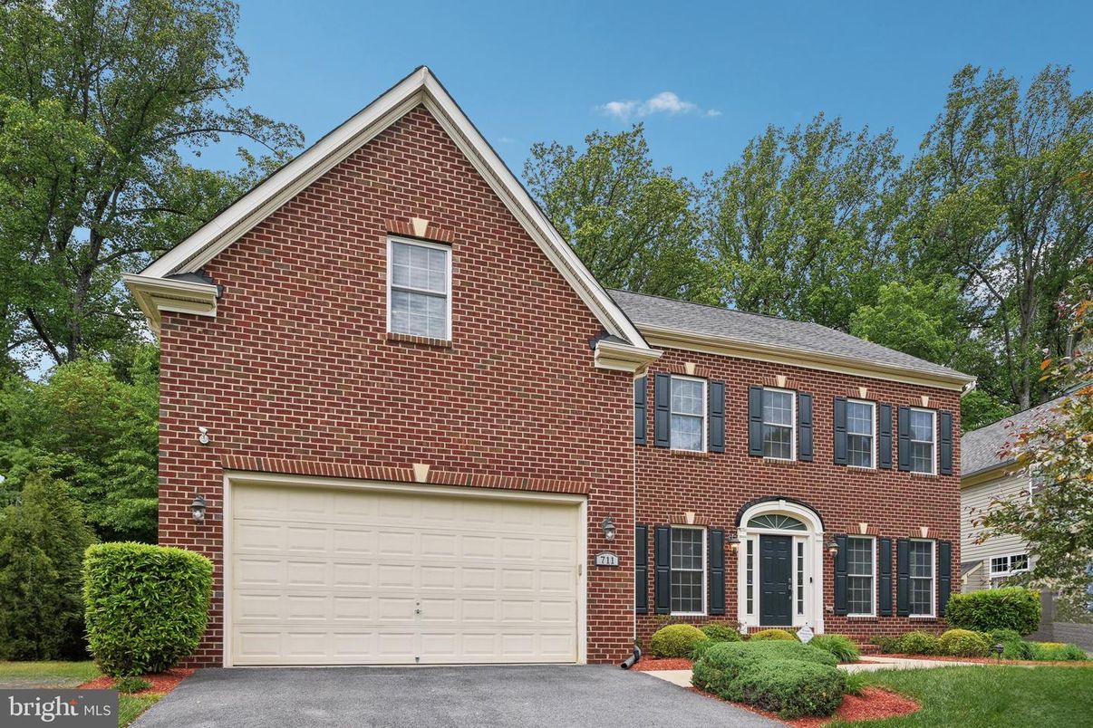 Attached, Exterior, Facade, Brick Facade, Brick Traditional