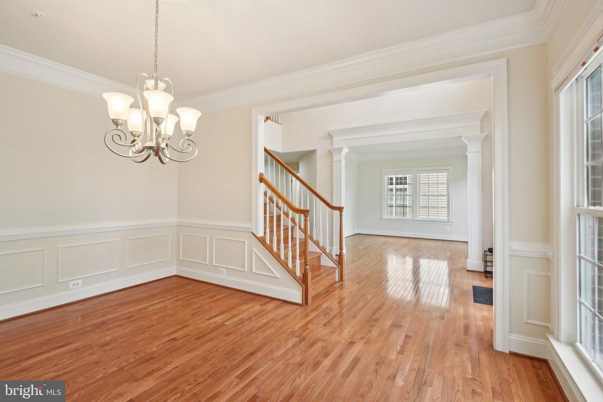 Chandelier, Empty room, Interior, Wood Texture Flooring