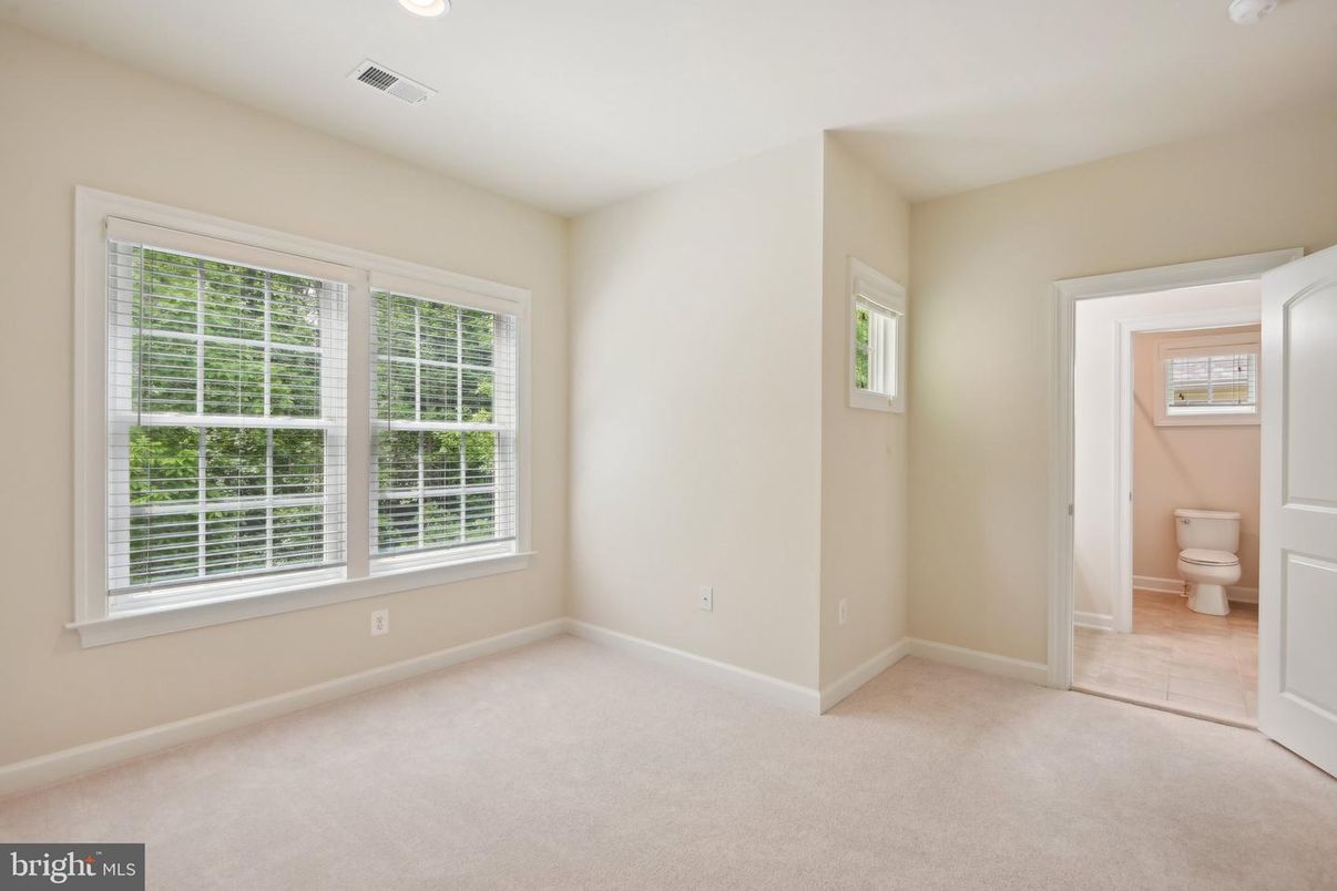 Bathroom, Empty room, Interior, Recessed Lighting