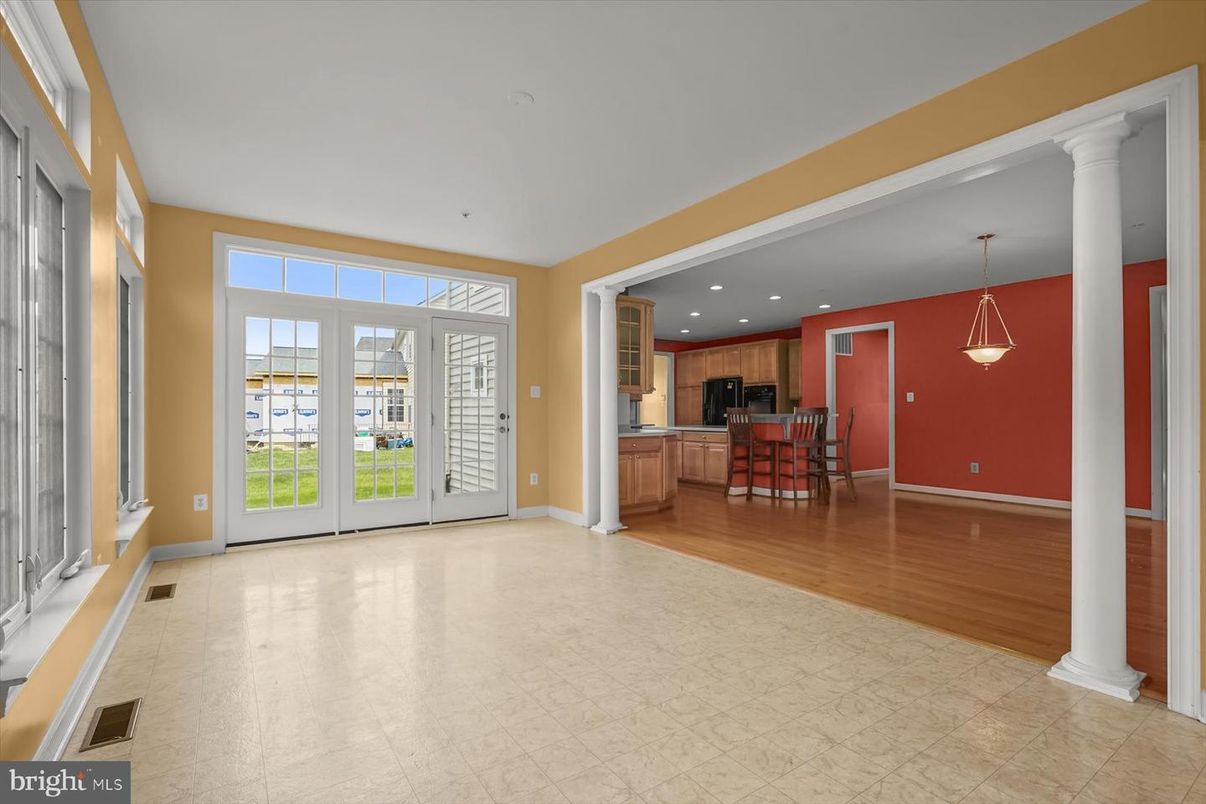 Dining room, Interior, Kitchen, Pendant Lights, Recessed Lighting, Wood Texture Flooring