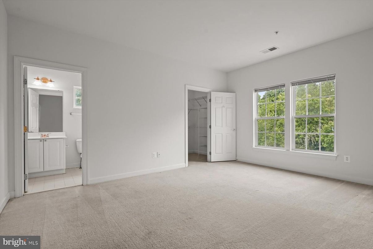 Bathroom, Empty room, Interior