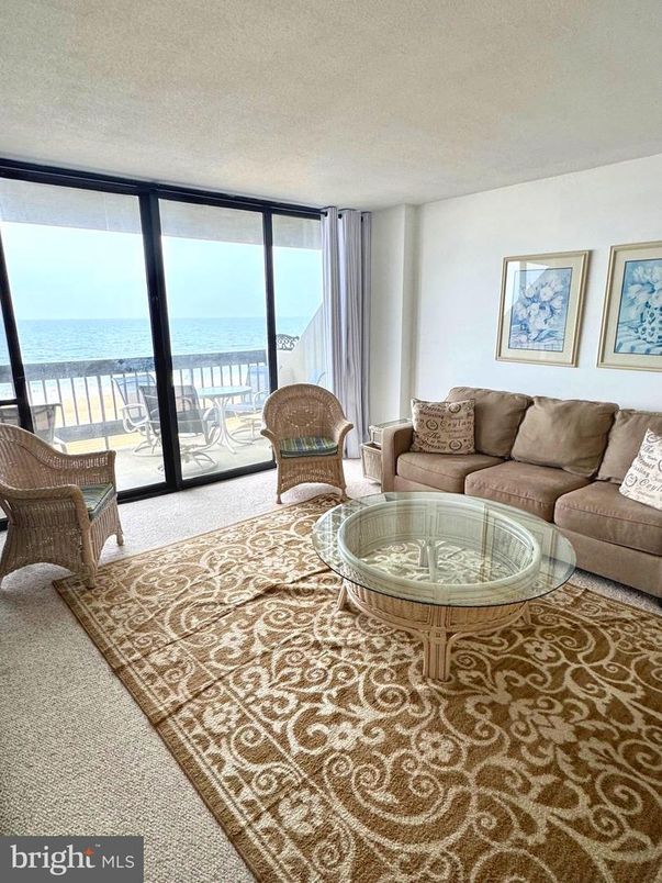 Interior, Living room, Water