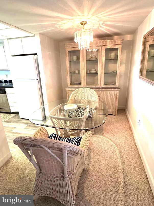 Chandelier, Dining room, Interior