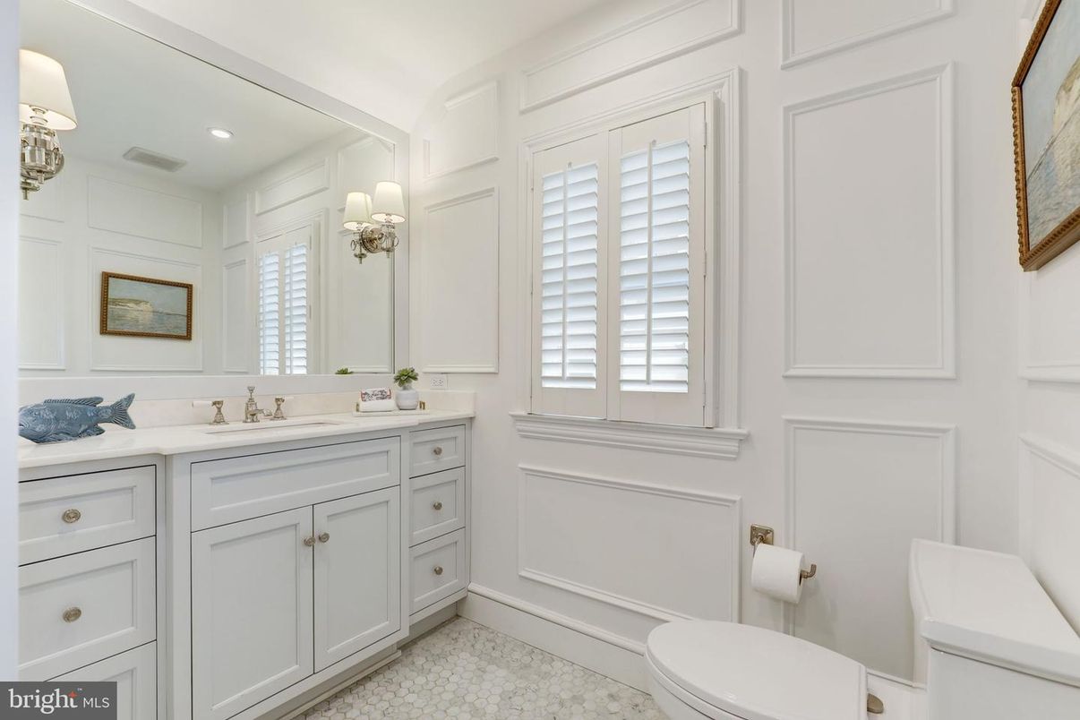 Bathroom, Interior, Recessed Lighting