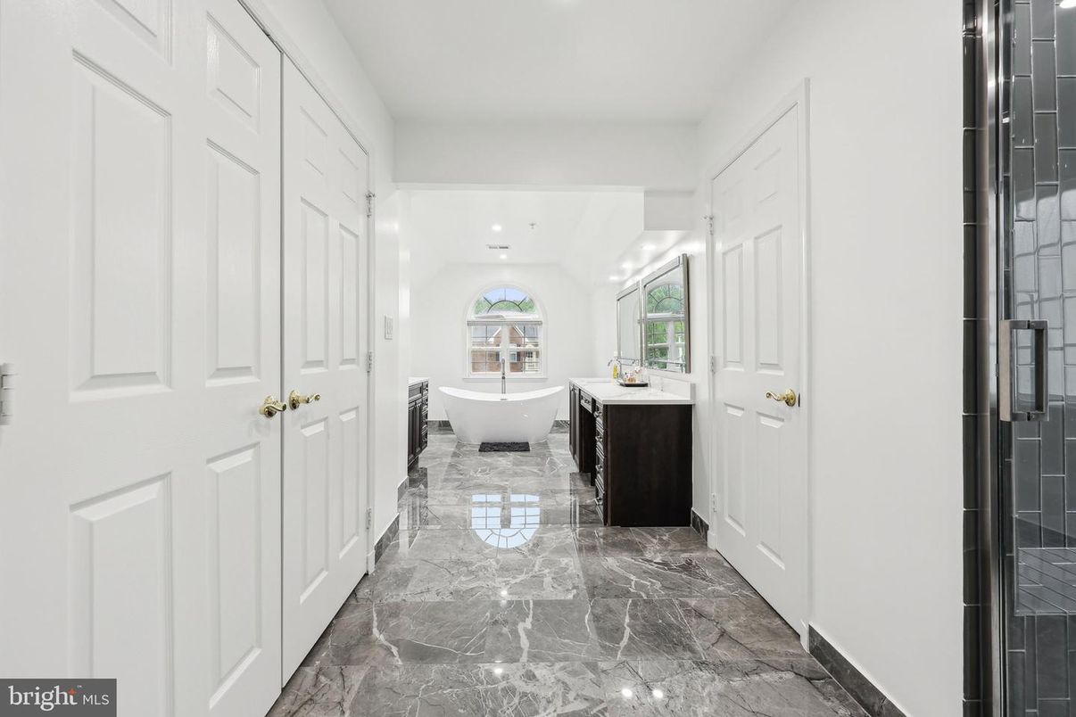 Bathroom, Free Standing Baths, Interior, Marble, Recessed Lighting
