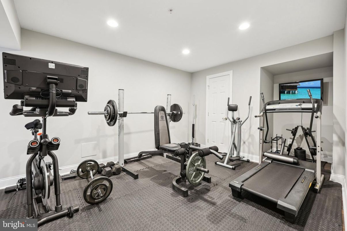 Fitness Equipment, Interior, Recessed Lighting