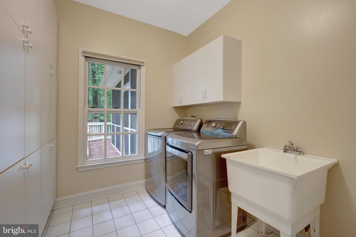 Interior, Washer