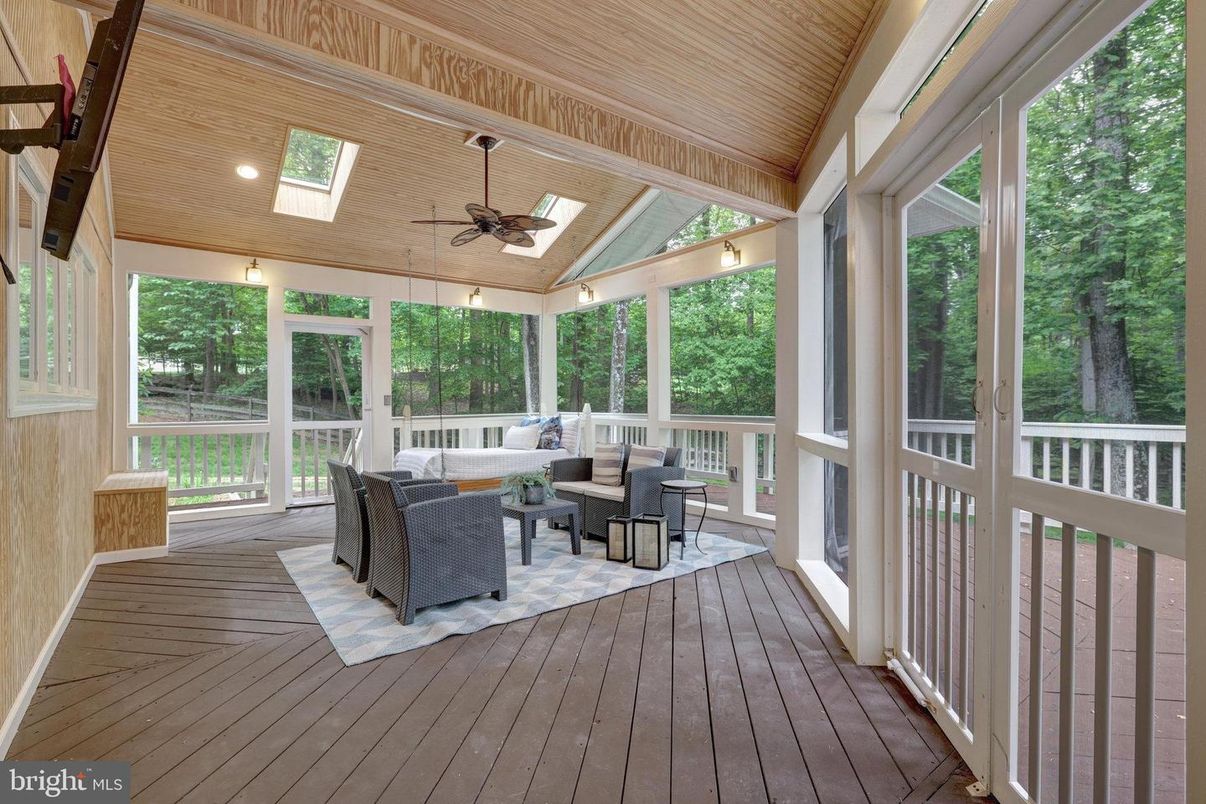 Interior, Living room, Recessed Lighting, Sun Room, Wooden Ceilings, Wood Texture Flooring