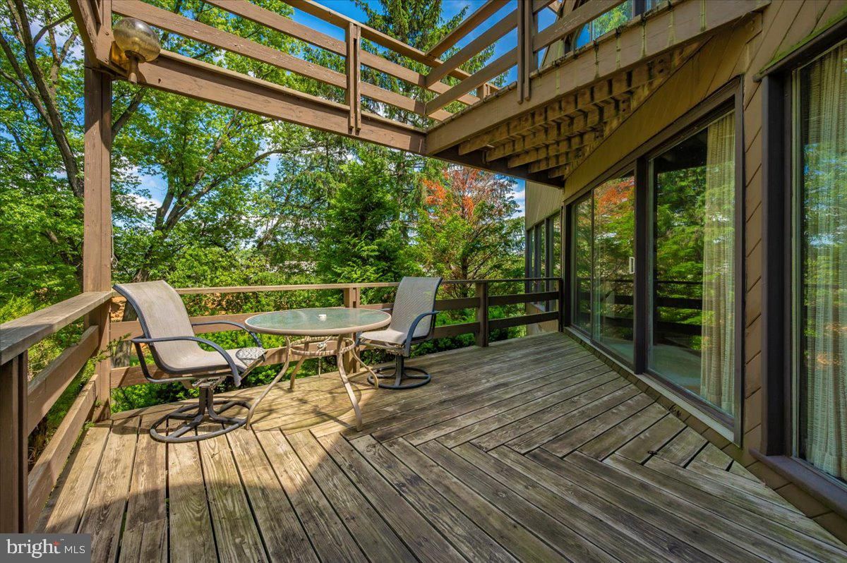 Exterior, Wood Texture Flooring