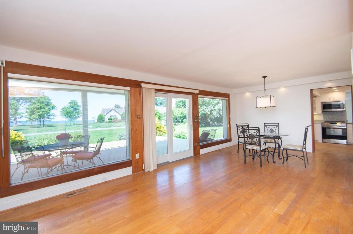 Dining room, Interior, Kitchen, Pendant Lights, Stainless Steel Appliances, Wood Texture Flooring