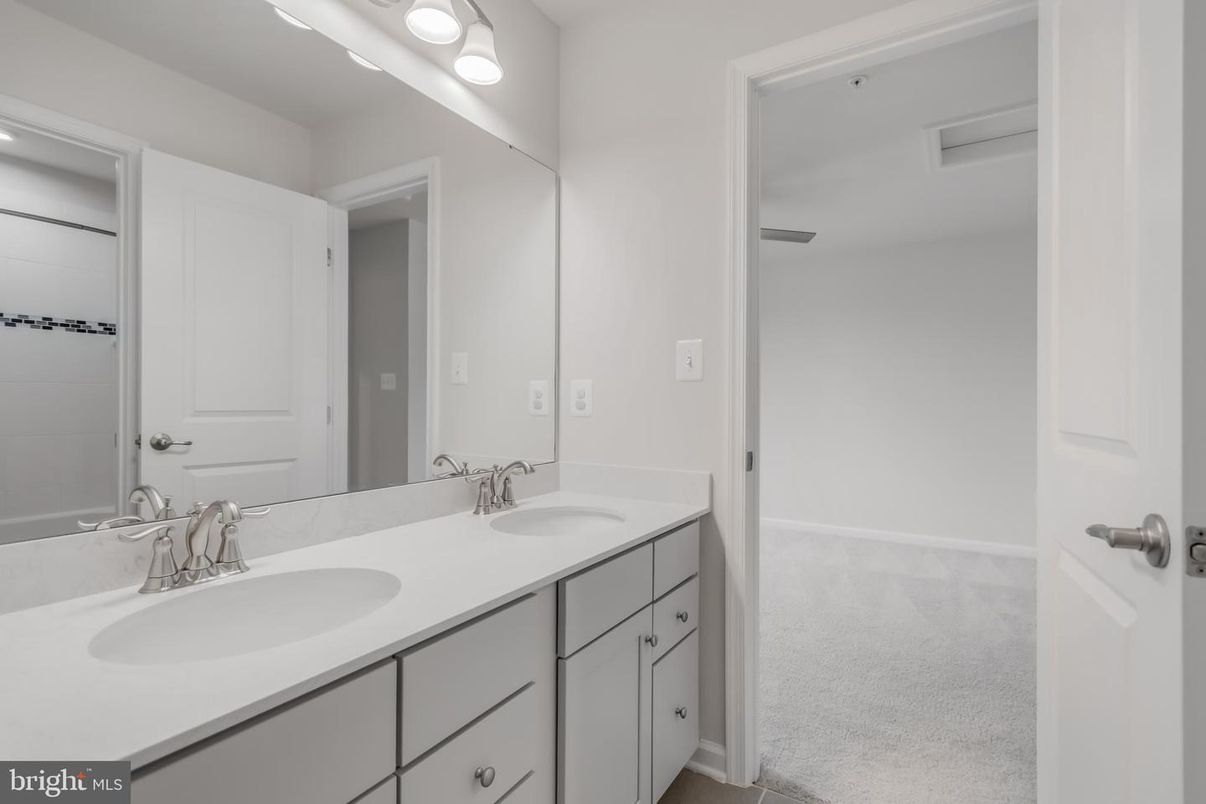 Bathroom, Dual Sink Vanities, Interior