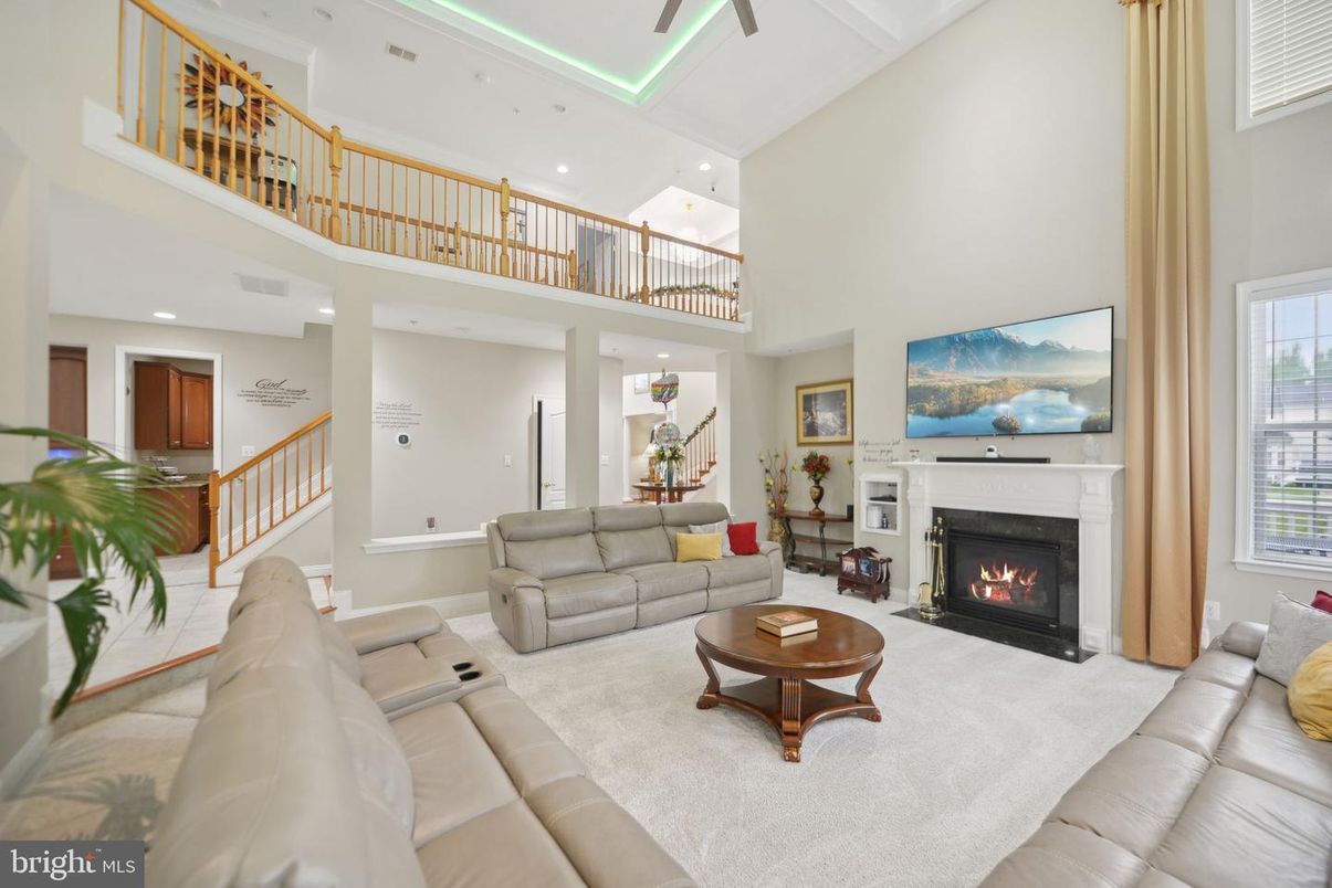 Fireplace, Interior, Living room, Recessed Lighting