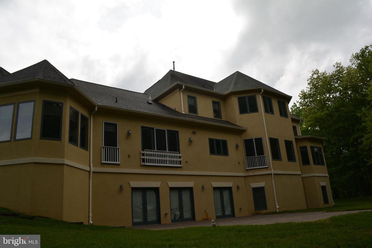 Exterior, Facade, Farmhouse