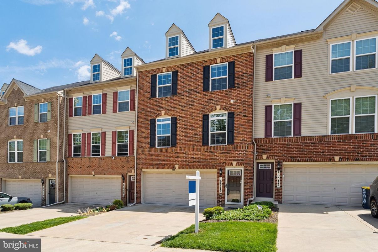 Attached, Exterior, Facade, Brick Facade, Rowhouse