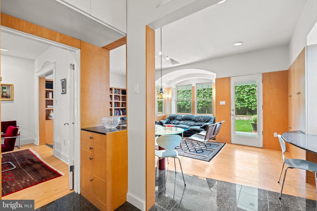Interior, Pendant Lights, Recessed Lighting, Wood Texture Flooring