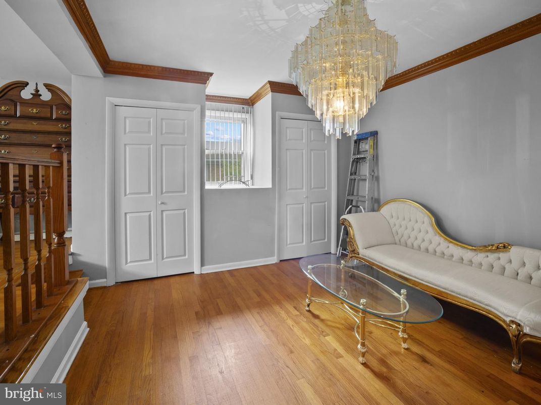 Chandelier, Interior, Wood Texture Flooring