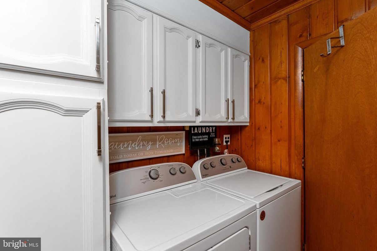 Interior, Washer, Wooden Walls