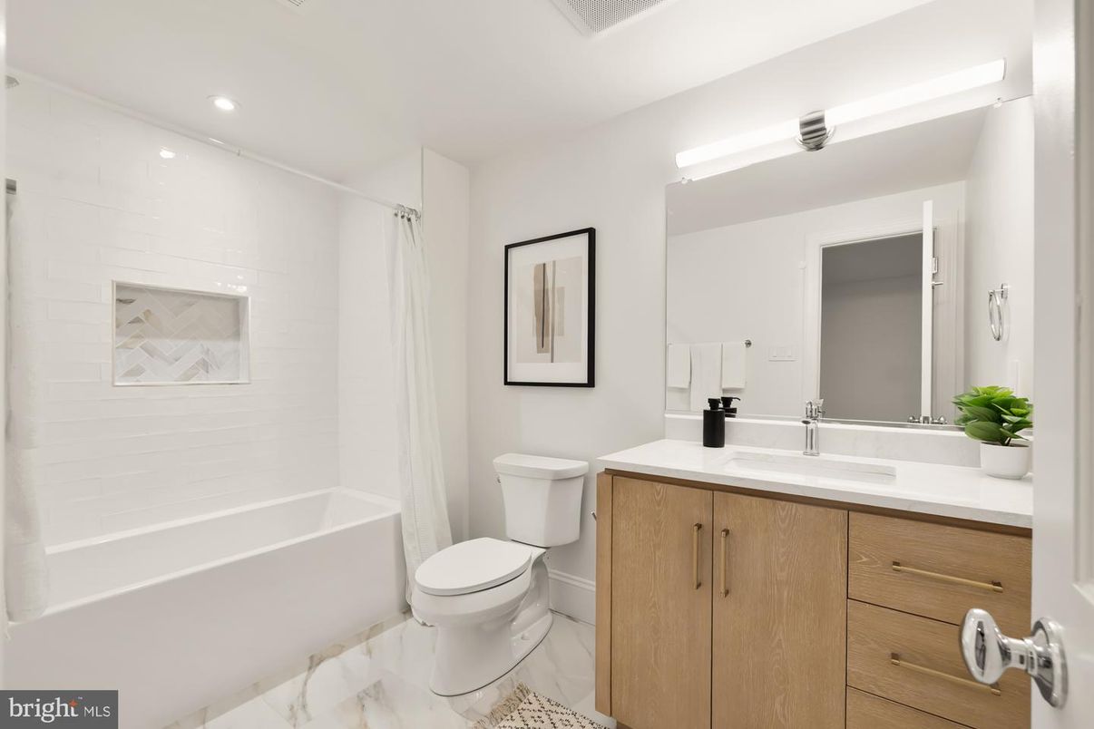 Bathroom, Interior, Marble, Recessed Lighting