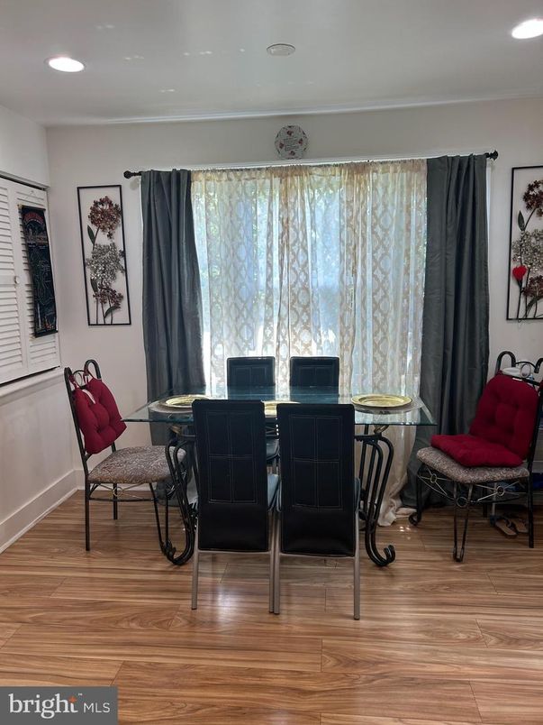 Dining room, Interior, Recessed Lighting, Wood Texture Flooring