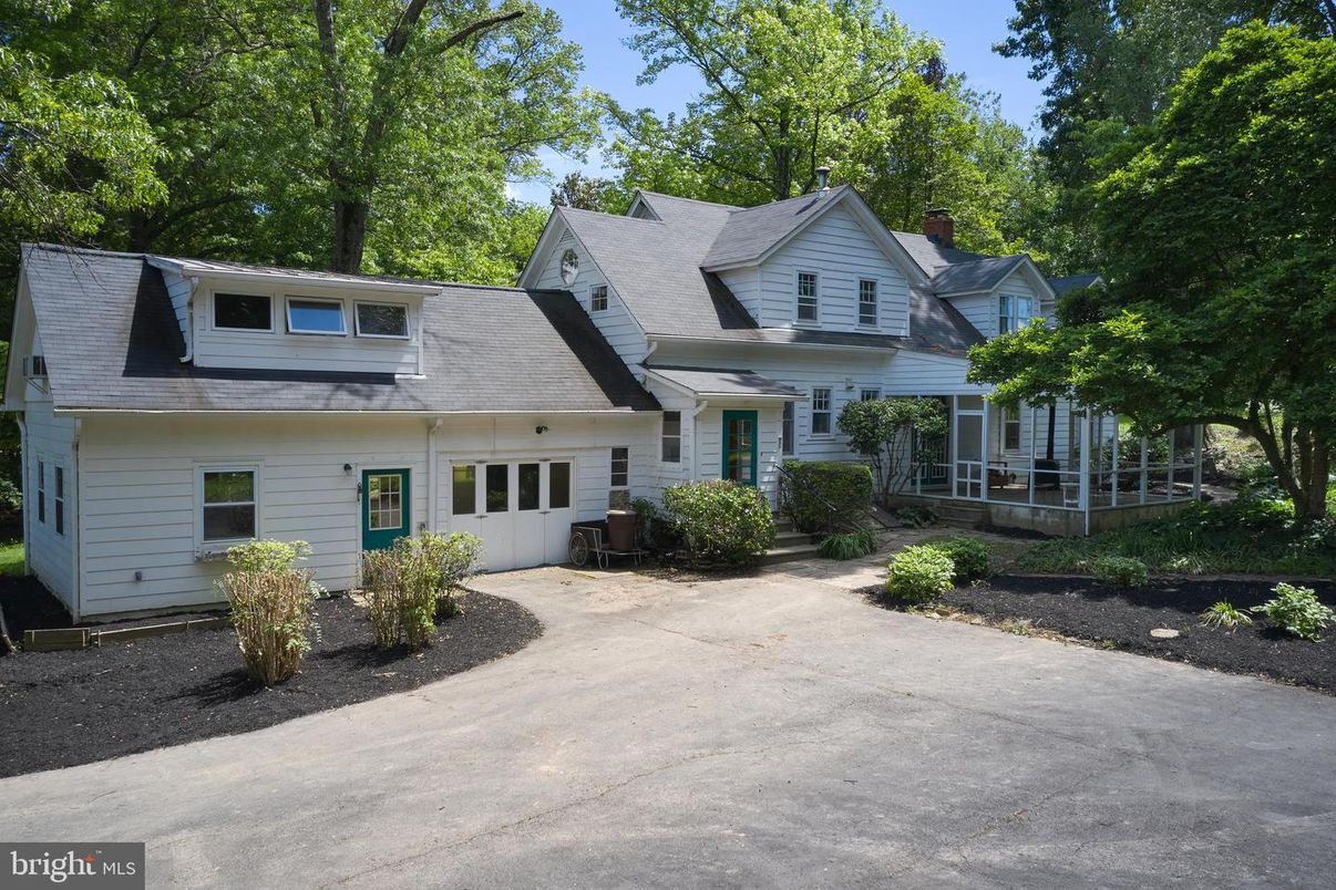 Exterior, Facade, Farmhouse