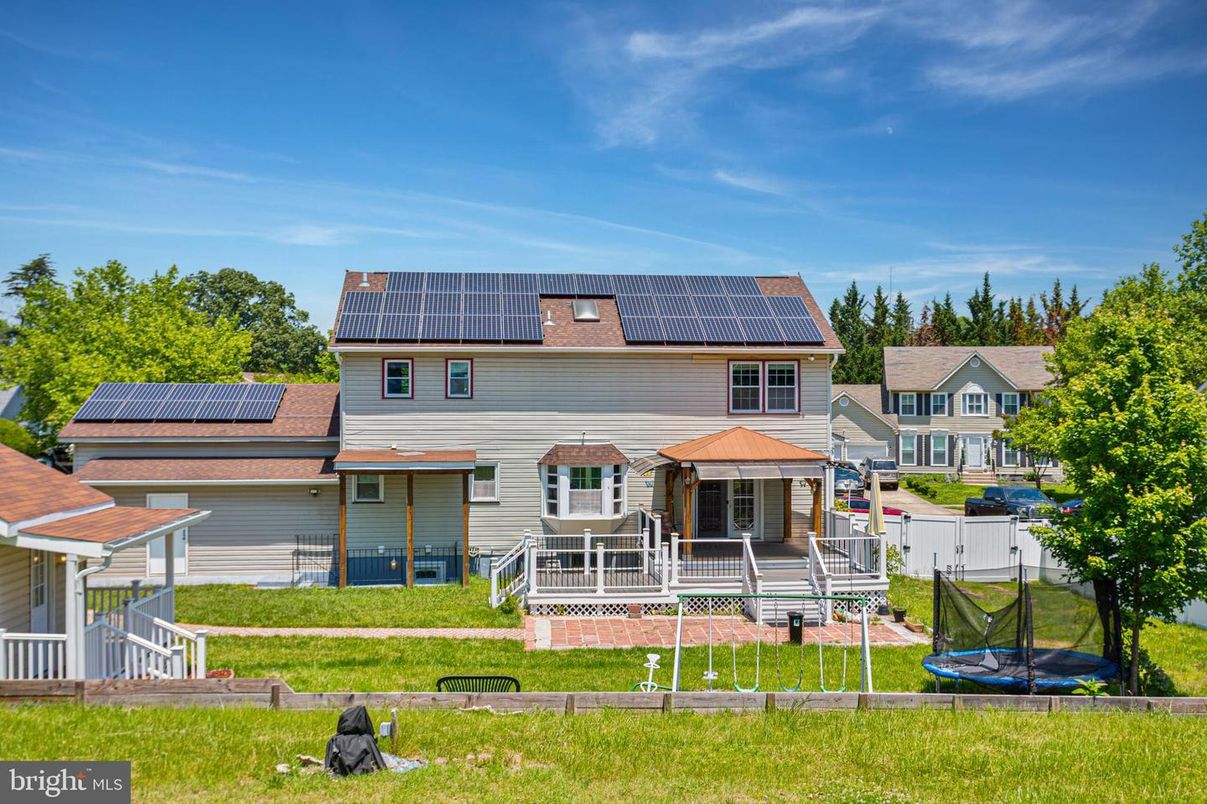 Backyard, Exterior, Playground, Solar Panels