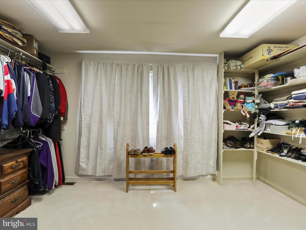 Interior, Walk-in Closets