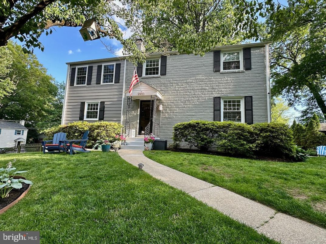 Backyard, Exterior, Facade, Raised Ranch