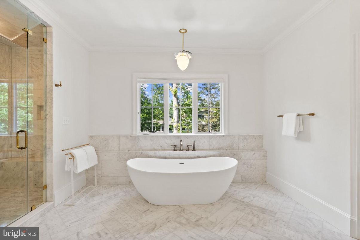 Bathroom, Free Standing Baths, Glass Shower, Interior, Marble, Pendant Lights