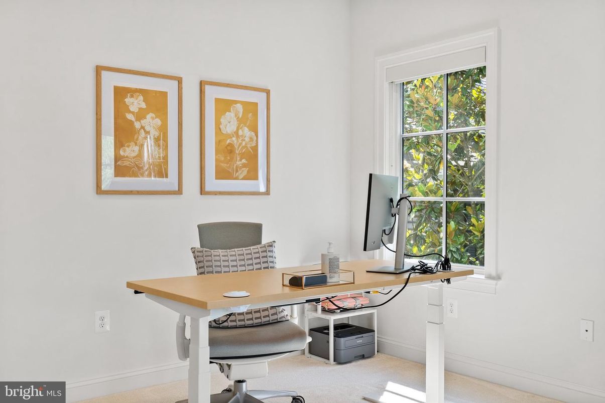 Home Office, Interior