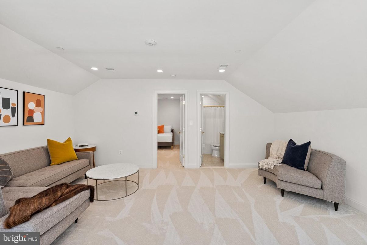 Bathroom, Interior, Living room, Recessed Lighting