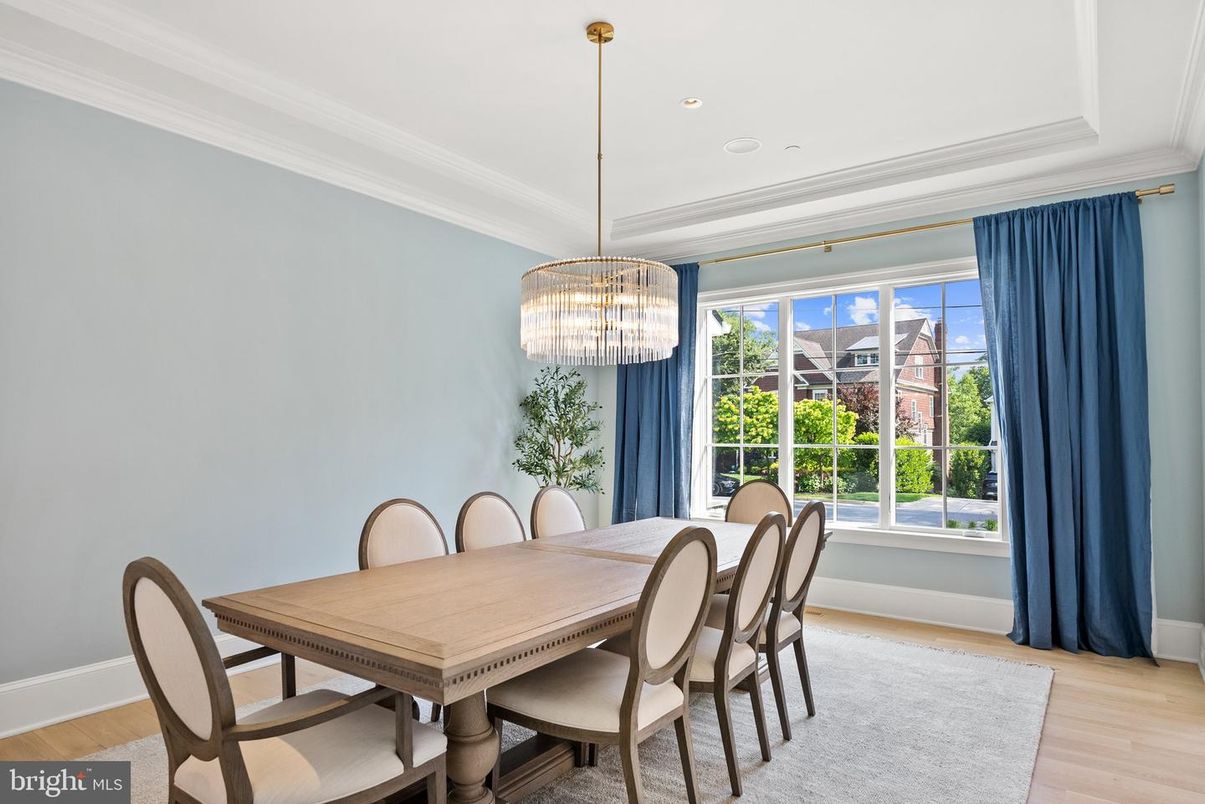 Chandelier, Dining room, Interior, Recessed Lighting, Wood Texture Flooring