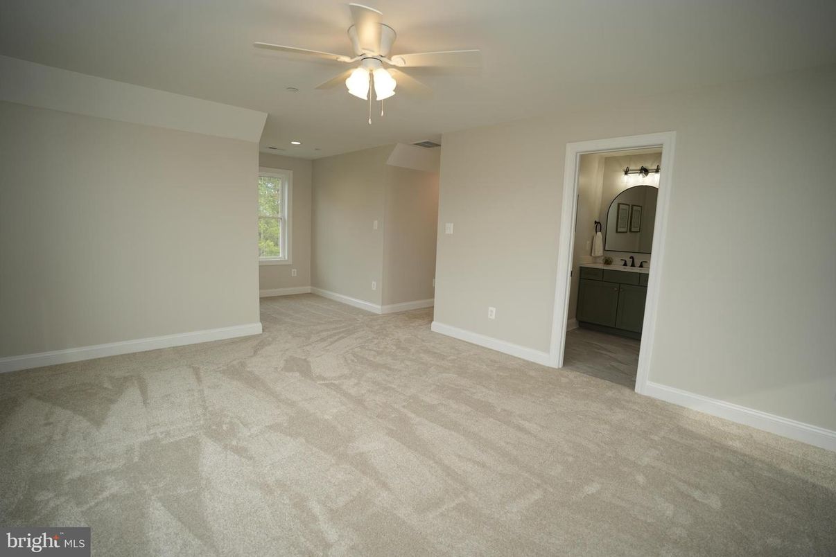 Bathroom, Empty room, Interior, Recessed Lighting