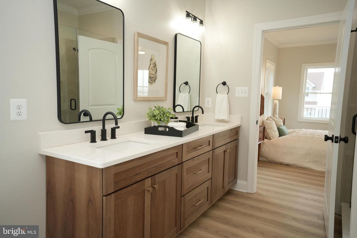 Bathroom, Dual Sink Vanities, Interior, Wood Texture Flooring