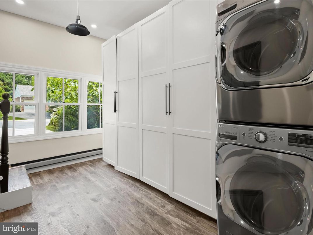 Interior, Pendant Lights, Recessed Lighting, Utility Closets, Washer, Wood Texture Flooring