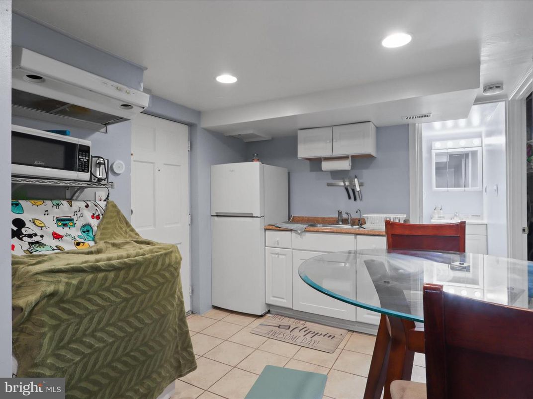 Dining room, Interior, Kitchen, Recessed Lighting