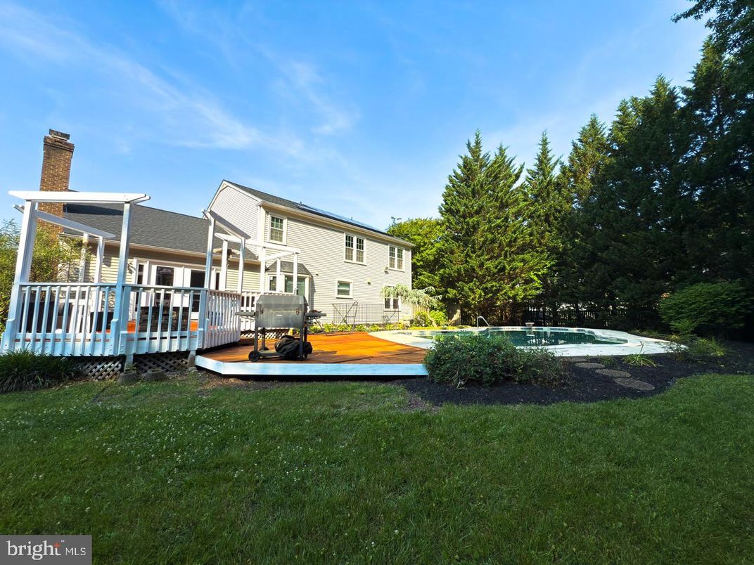 Backyard, Exterior, Pool