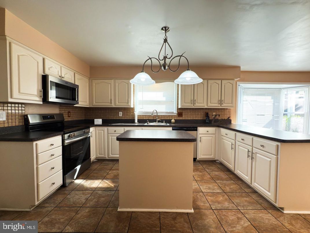 Interior, Kitchen, Pendant Lights