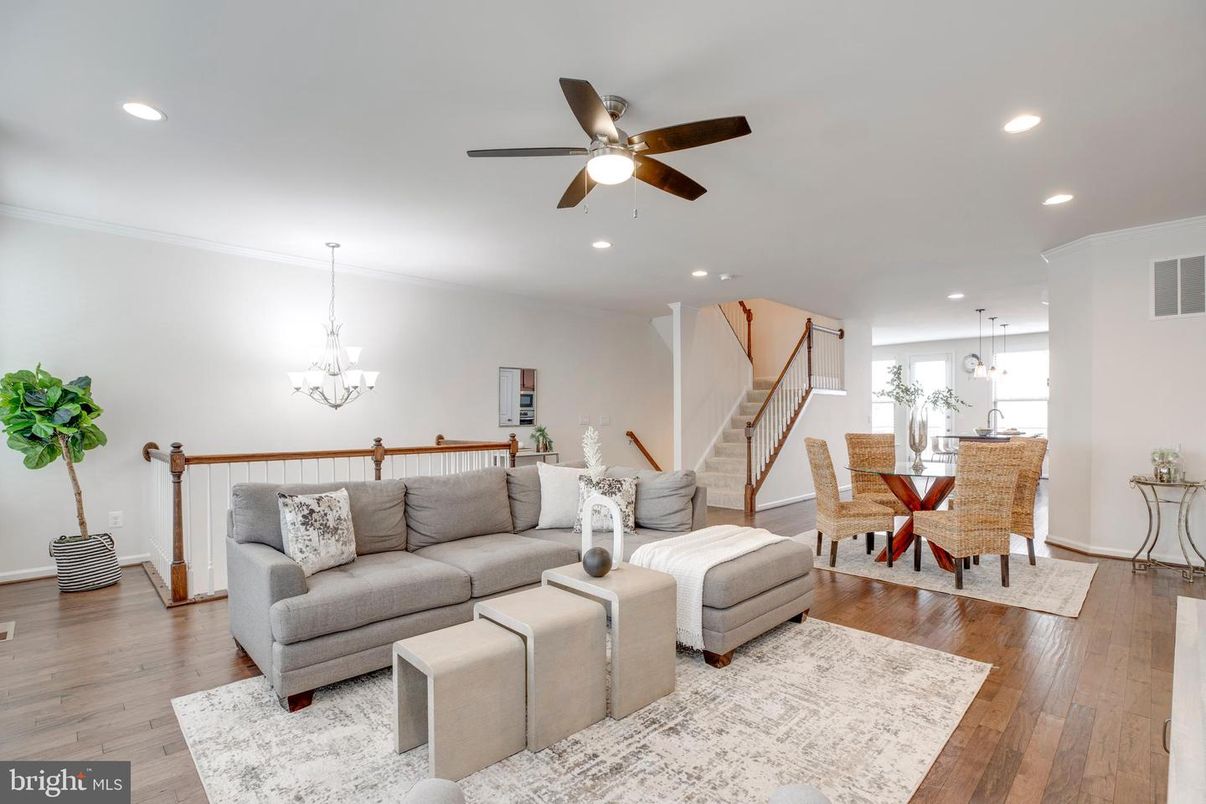 Chandelier, Dining room, Interior, Living room, Pendant Lights, Recessed Lighting, Wood Texture Flooring