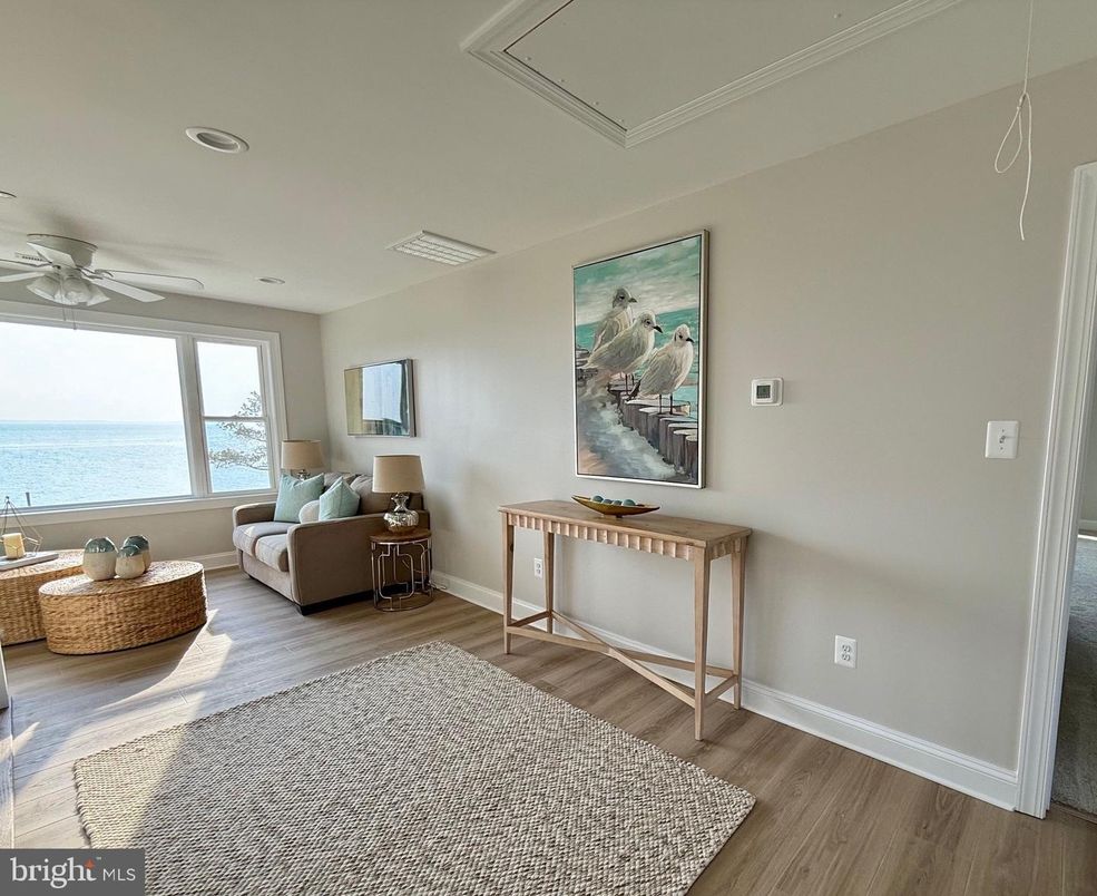 Interior, Living room, Recessed Lighting, Water, Wood Texture Flooring