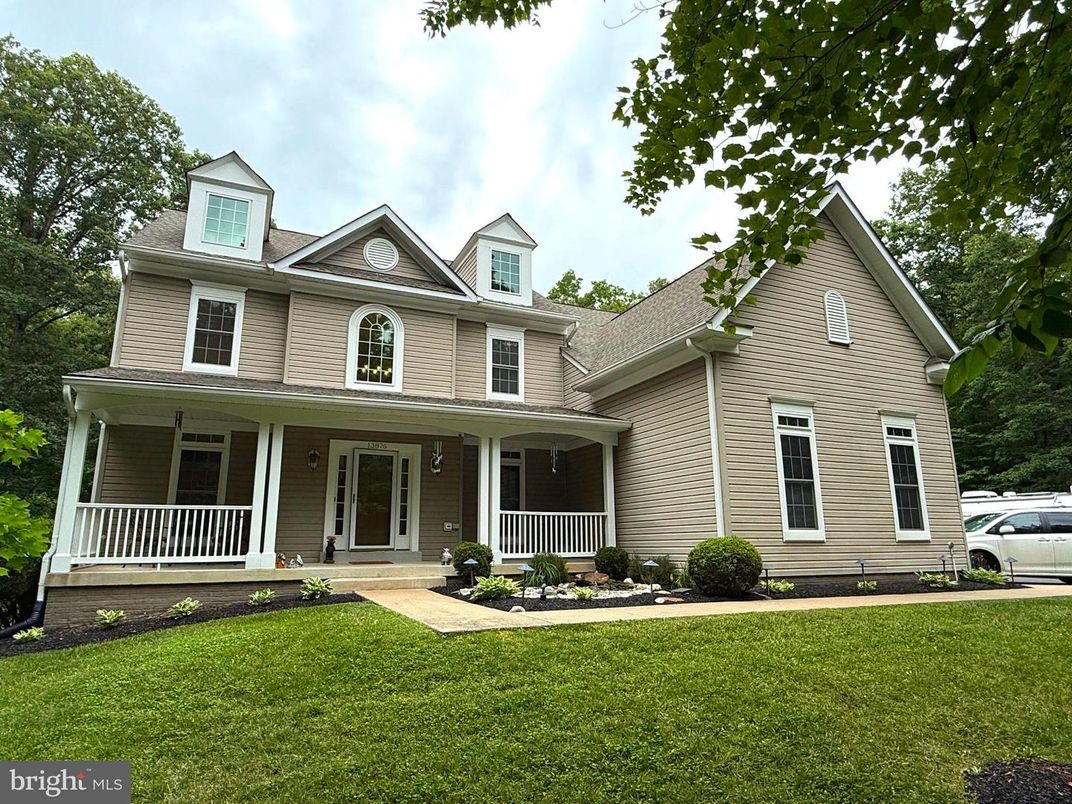 Exterior, Facade, Farmhouse
