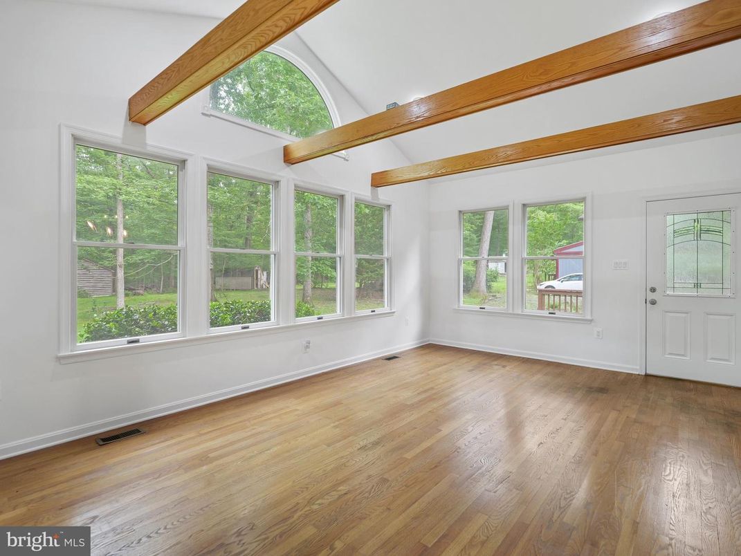 Empty room, Interior, Wooden Beams, Wood Texture Flooring