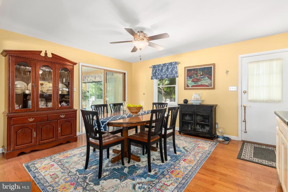 Dining room, Interior, Wood Texture Flooring