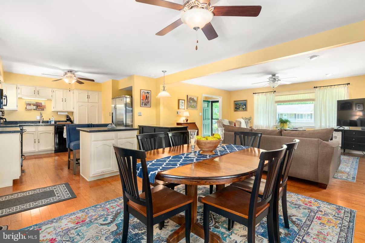 Dining room, Interior, Kitchen, Living room, Pendant Lights, Wood Texture Flooring