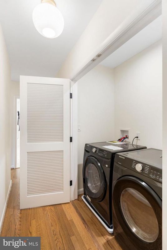 Interior, Utility Closets, Washer, Wood Texture Flooring