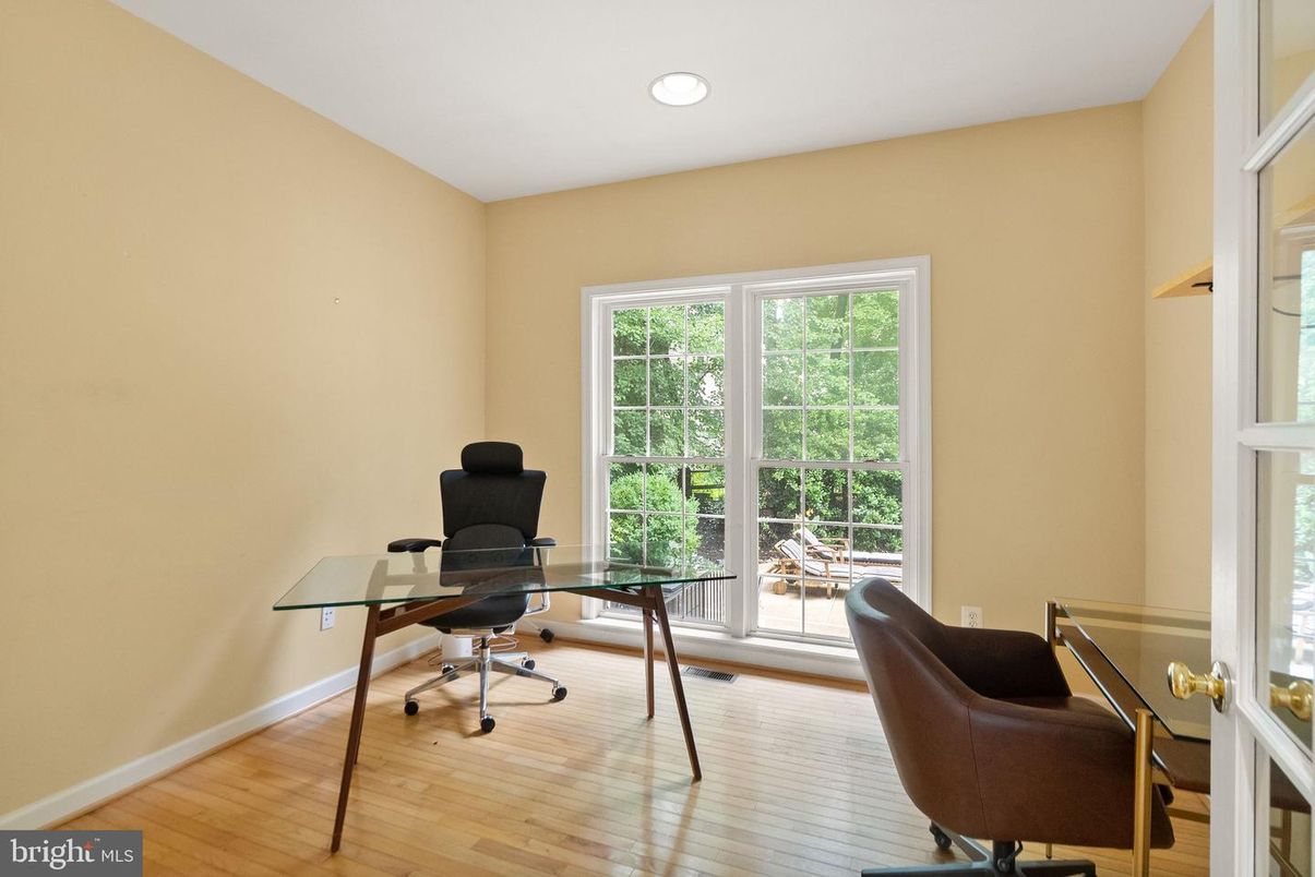 Home Office, Interior, Recessed Lighting, Wood Texture Flooring