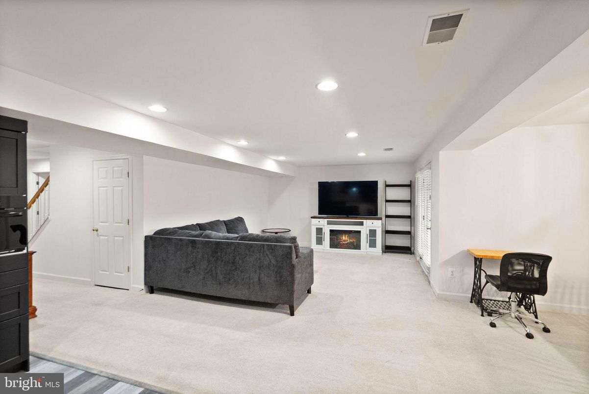 Fireplace, Interior, Living room, Recessed Lighting