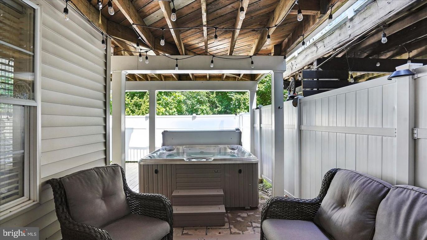 Exterior, Hot Tub